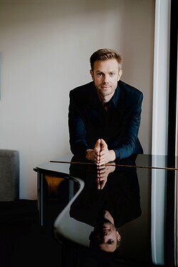 Andrew von Oeyen